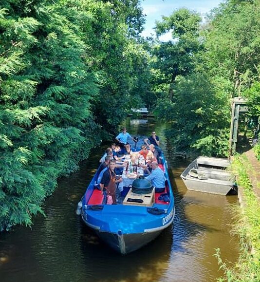 Rondvaartboot De Emma met BBQ